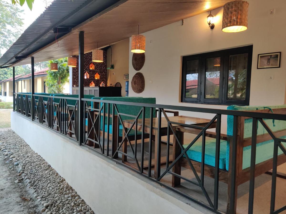 บาร์เดีย ฟอเรสต์ รีสอร์ต Hotel Bardiya ภายนอก รูปภาพ