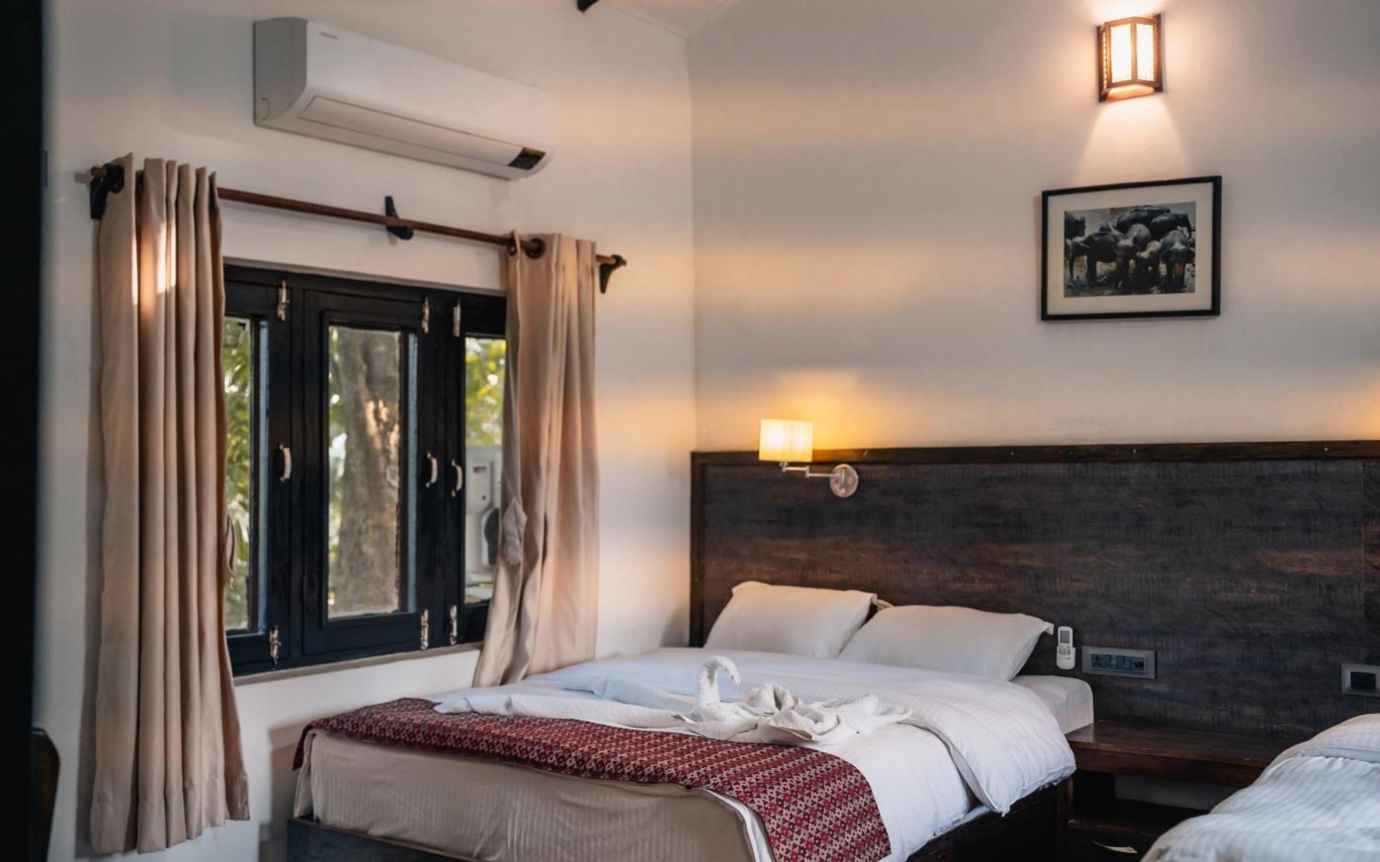 บาร์เดีย ฟอเรสต์ รีสอร์ต Hotel Bardiya ภายนอก รูปภาพ